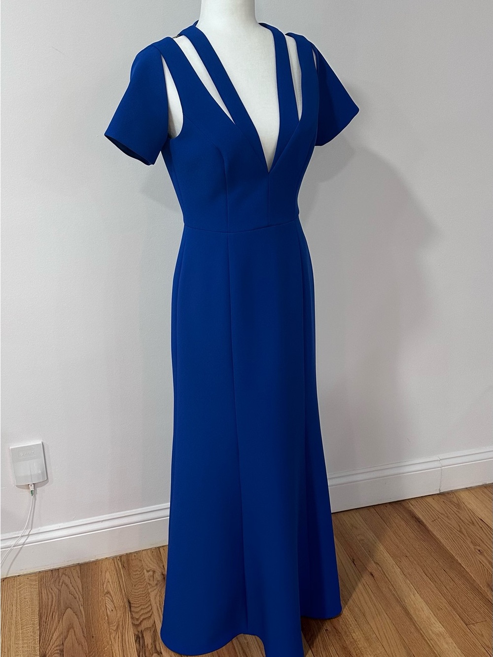 BCBGMaxAzria Formal Cobalt Blue V-Neck Maxi Dress with Cutout Straps Size 6